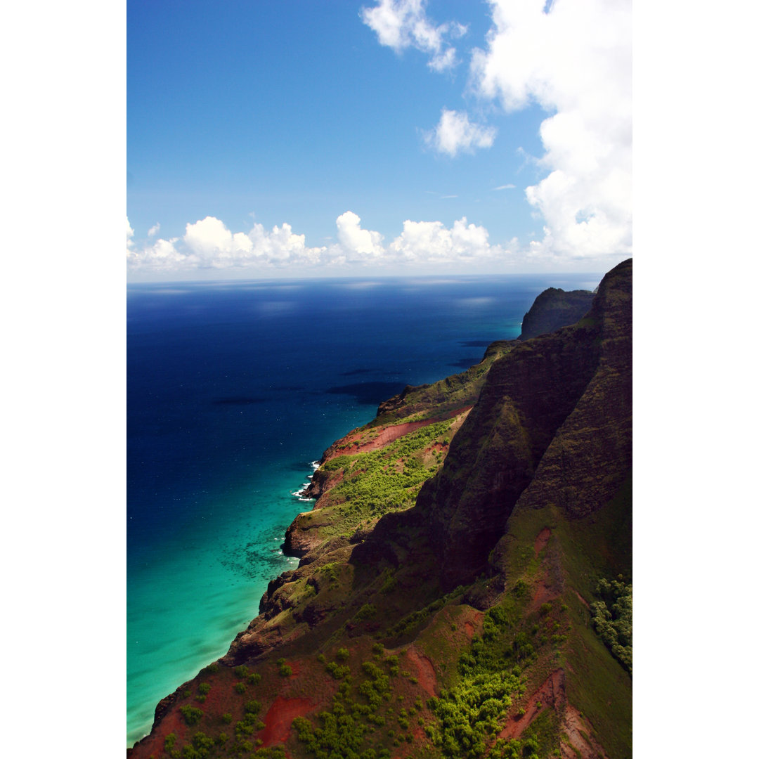 Napali Coastline In Kauai von Jonhortondesign - Leinwand Kunstdrucke