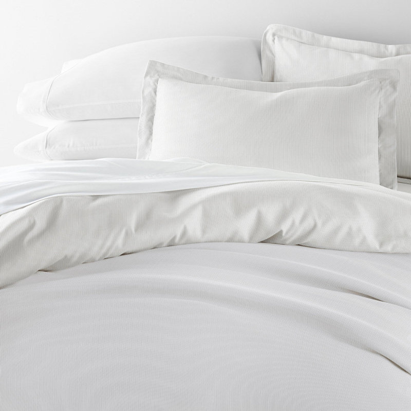 Duvet Cover Set Patterned Microfiber Ultra Soft Bedding in Pinstriped, Queen Duvet Cover + 2 Standard Shams