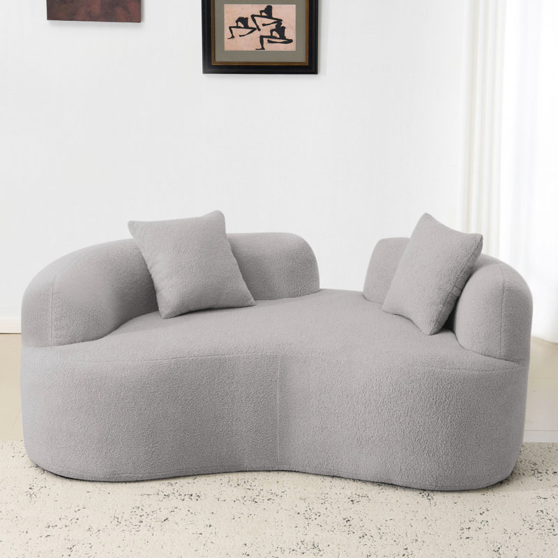 Gris incurvé de 67,01 pouces avec velours, compression complète, aucune installation nécessaire, charge de 350 lb, convient aux petits espaces et à la détente familiale, conception confortable en tissu, assemblage, limite de poids,