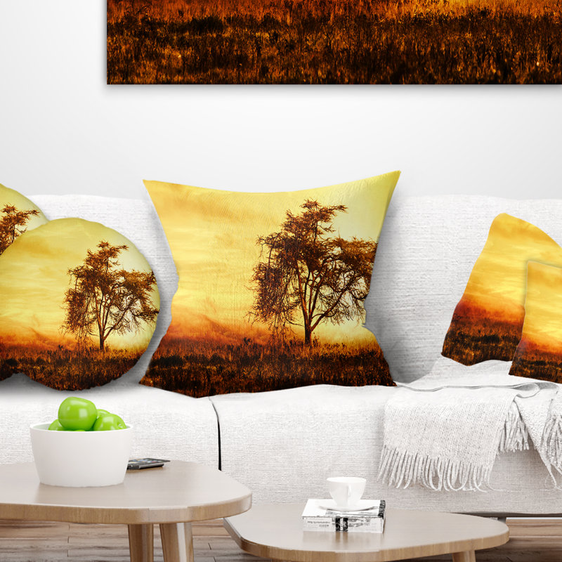 Silhouette d'un arbre africain - coussin à imprimé paysage, 16 po x 1 po, Coussin décoratif