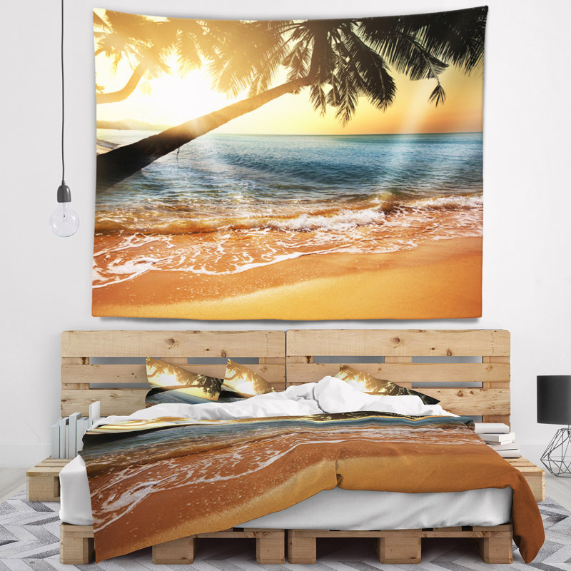 Bord de mer, coucher de soleil sur une plage tropicale, H 32 po x l 39 po