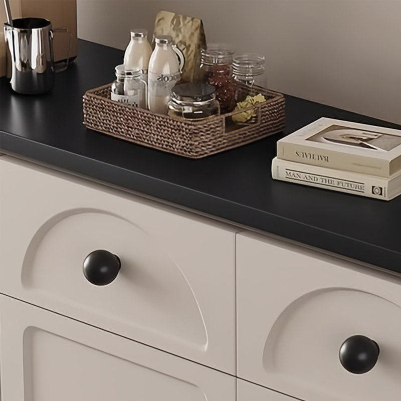 Buffet de style crème français, H 33,46 po x l 62,99 po x P 14,56 po