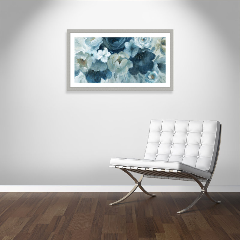 Fleurs bleues - peinture encadrée, Encadrement argent brossé, H 27 po x l 47 po x P 1,25 po