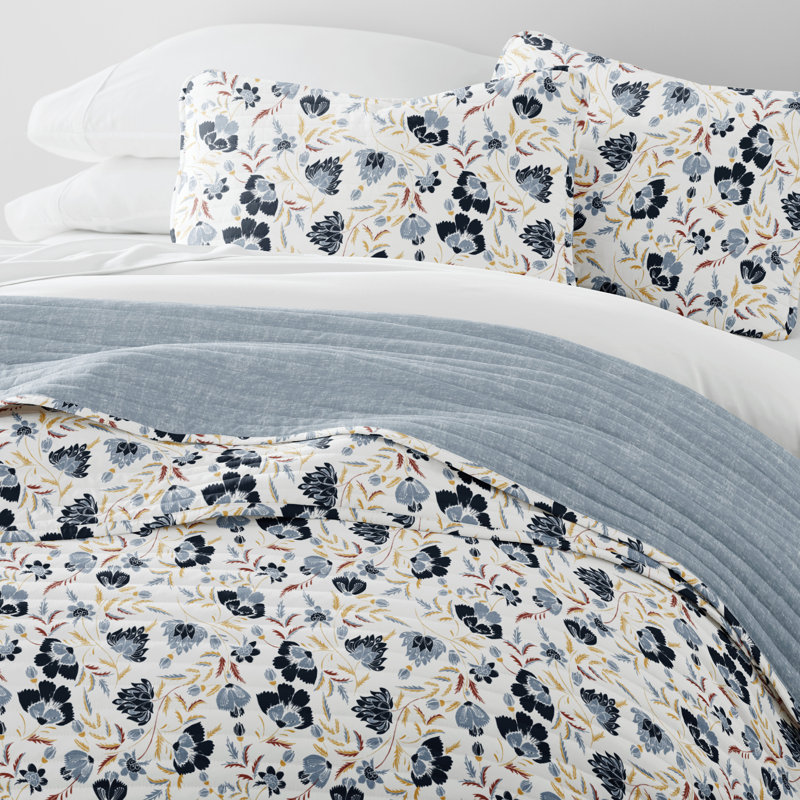 Quilt Set- Lightweight - All Season Quilted Coverlet - French Jacobean, Queen Quilt + 2 Standard Shams , Light Blue