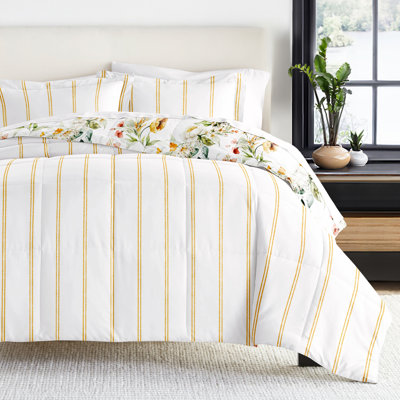 Down-Alternative Reversible Floral Comforter Set