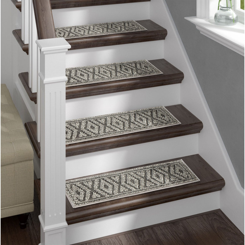 Tapis d'escalier géométrique gris foncé
