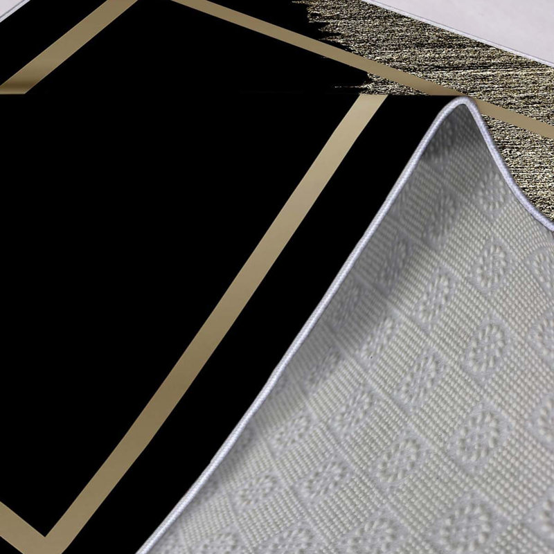 Tapis rectangulaire noir / or tissé à la machine 2 pi 7 po x 3 pi 11 po Amagon