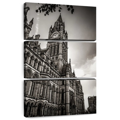 Lilie Manchester Town Hall Building