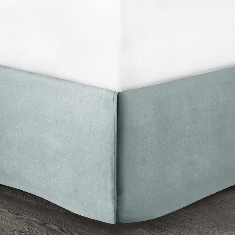 Couette double - Coton blanc avec détails brodés. Garnissage 100 % coton à motif de plage. Comprend la couette, le cache-sommier et les taies d'oreiller.