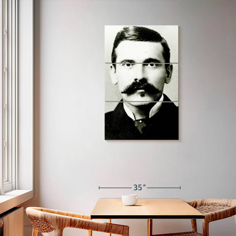 Keiraleigh Doc Holliday 1882, H 57 po x l 36 po