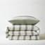 Ensemble de couette et taie d'oreiller 2 pièces pour lit simple/simple XL, à rayures teintes, texture subtile façon seersucker, confort toutes saisons, finition teintée, revers en microfibre brossée, idéal pour les intérieurs contemporains, sauge