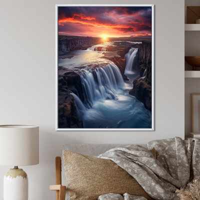 Summery Sunset Over Majestic Waterfalls, reproduction d'art sur toile