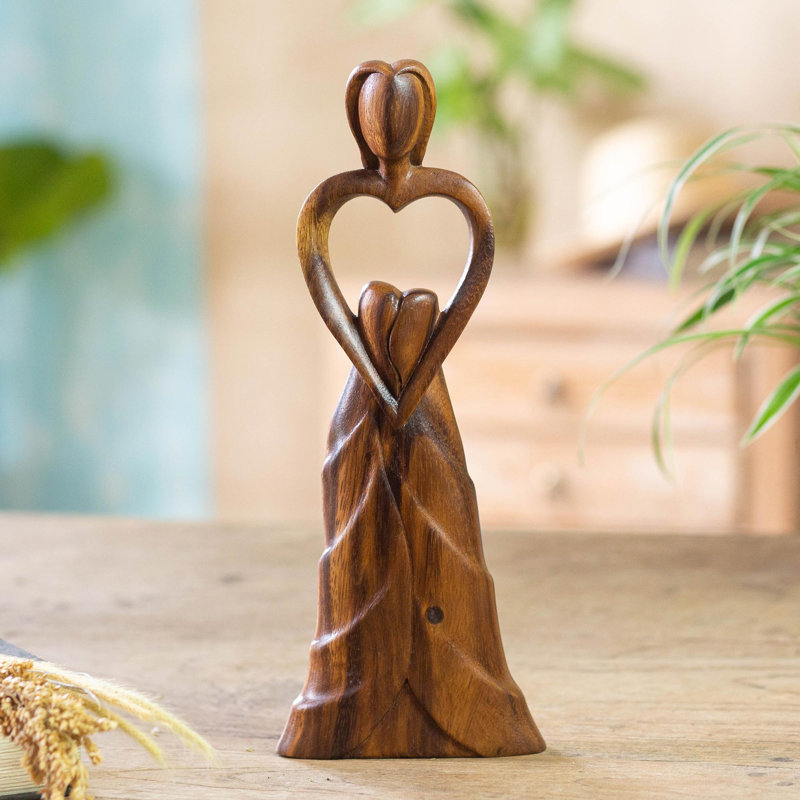 Statuette en bois faite à la main