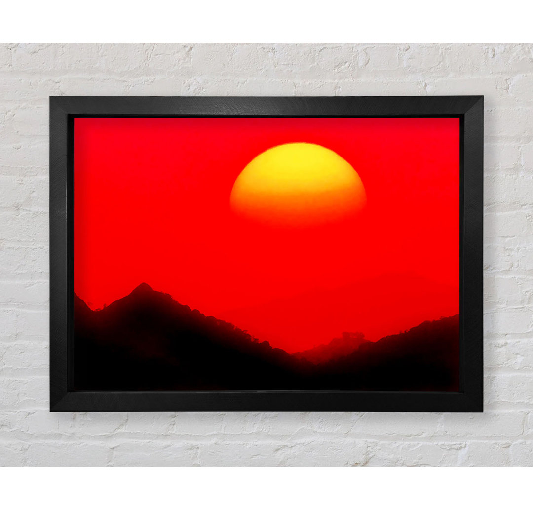 Huge Sun Over The Mountain Tops Red - Einzelne Bilderrahmen Kunstdrucke