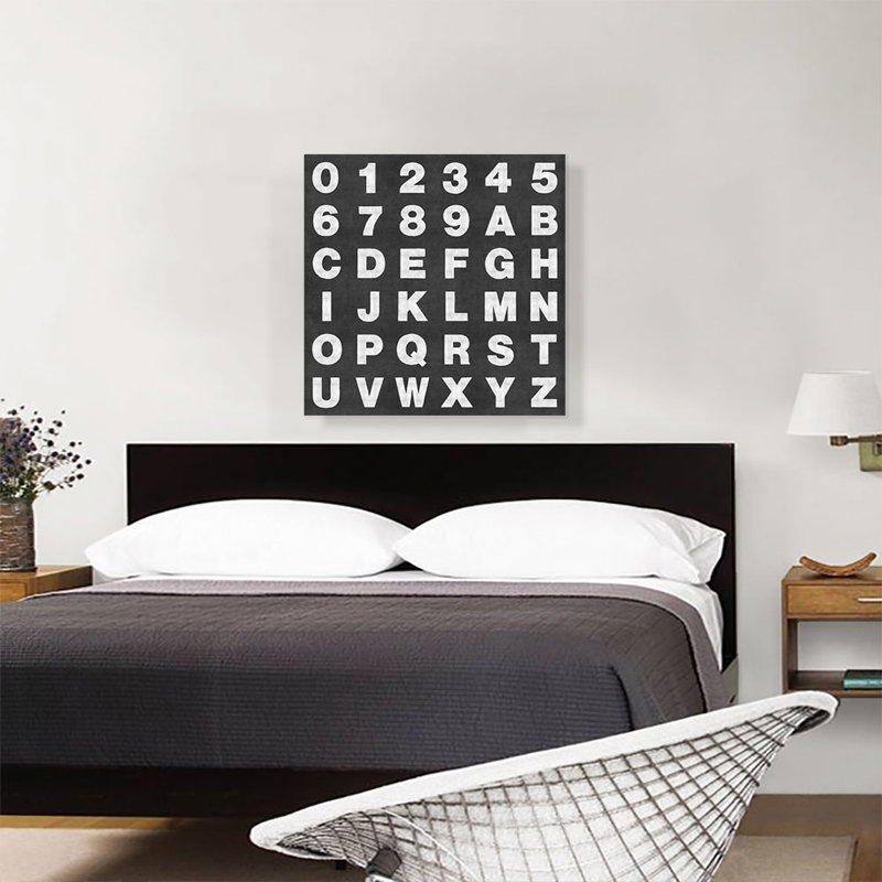 «Chalkboard Full Alphabet», reproduction d'art textuel sur toile tendue, H 26 po x l 26 po x P 0,75 po