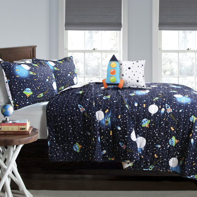 Universe Reversible Quilt Set