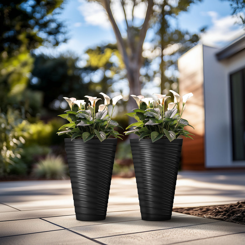 Aftina Pot Planter, 23" H x 13.7" W x 13.7" D, Spiral Black