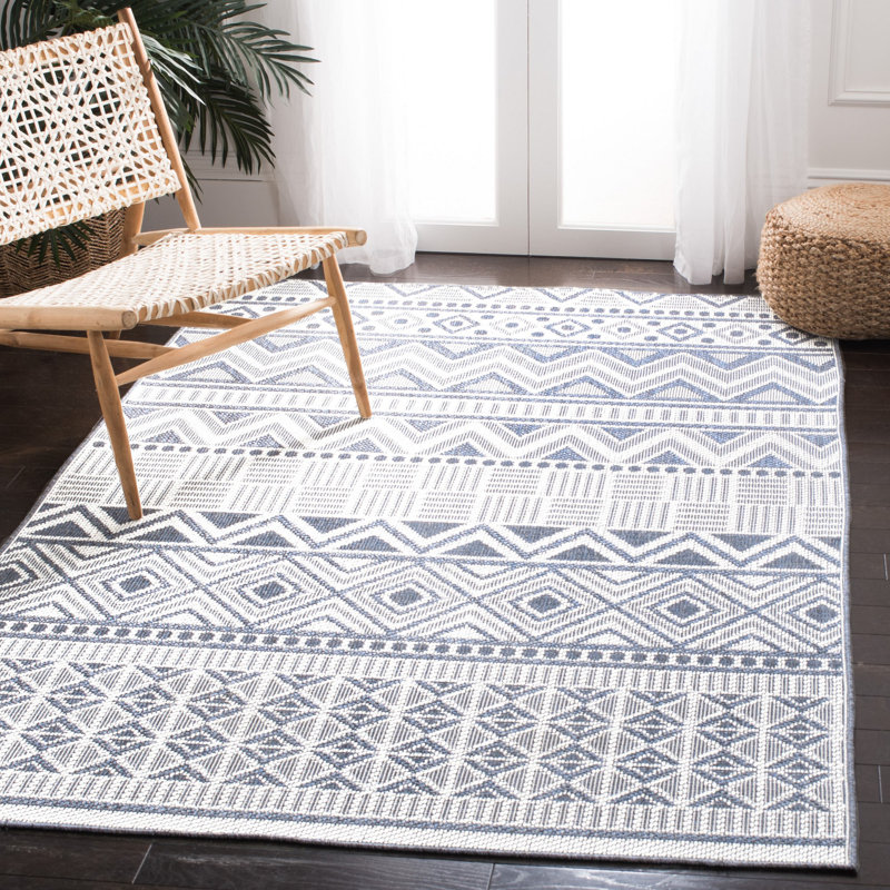 Carey Performance Machine Washable Southwestern Indoor/Outdoor Area Rug, Rectangle 4' x 6'