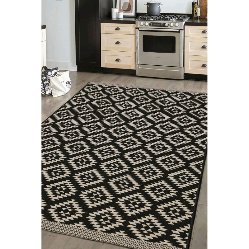 Brookmont Geometric Indoor / Outdoor Area Rug, Rectangle 160 x 230 cm