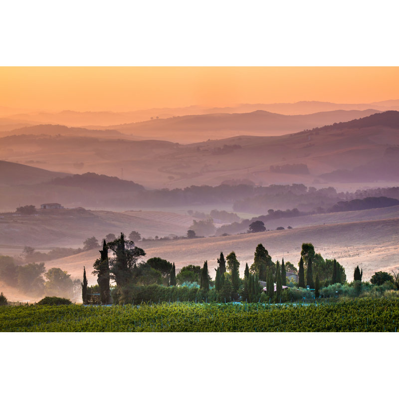 «Tuscan Farmland Sunrise» par Creativenature - photographie sur toile tendue, L 12 po x H 8 po