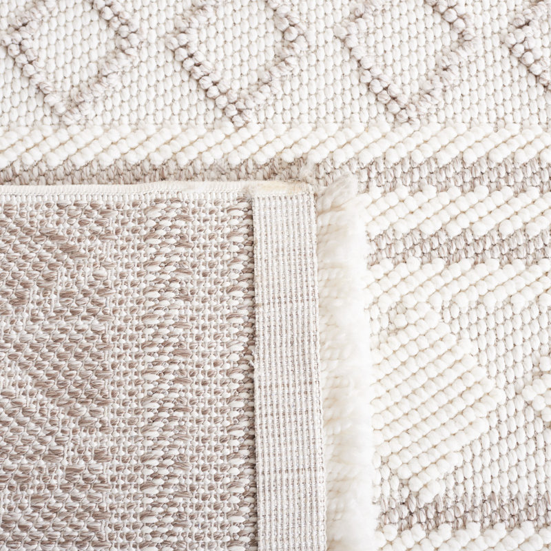Tapis géométrique tissé à la machine ivoire / beige, Rectangle 5 pi 3 po x 7 pi 6 po