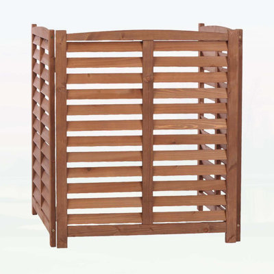 Wooden Screen for Enhanced Privacy and Ventilation