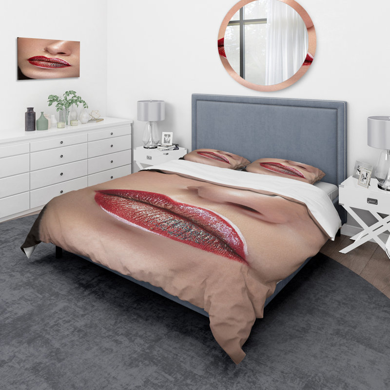 Gros plan sur les lèvres avec maquillage professionnel et rouge à lèvres - Ensemble de housse de couette moderne - Polyester en microfibre