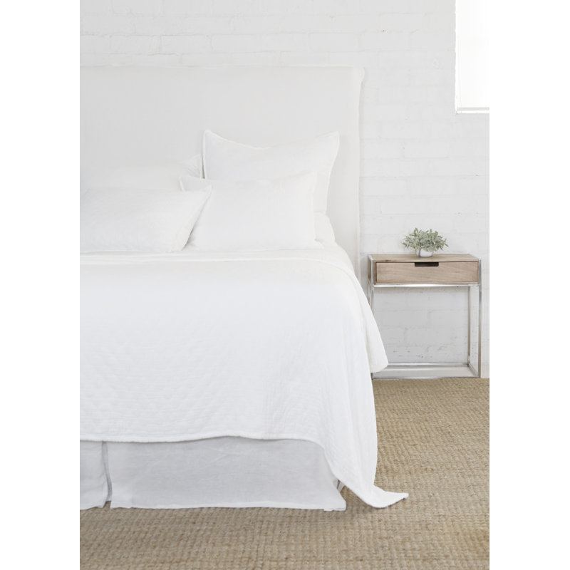 Ojai Relaxed Diamond Pattern White Cotton Matelassé Coverlet - Twin