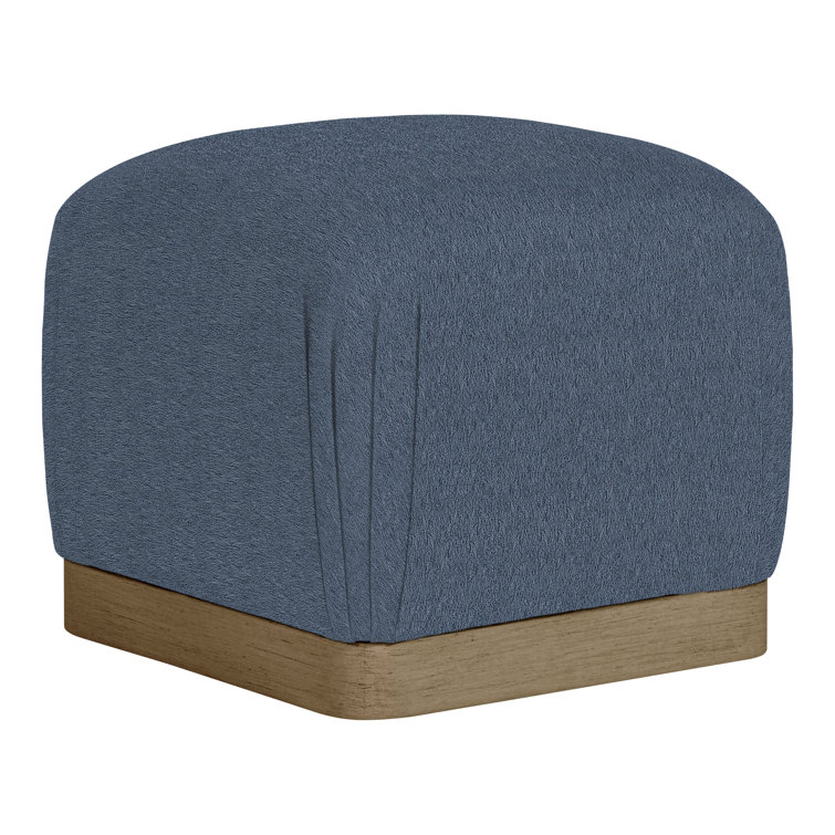 Nola Ottoman