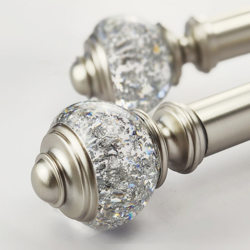 Tringle à rideaux simple de 1,125 po de diamètre Darathy, 36" - 72", Argent