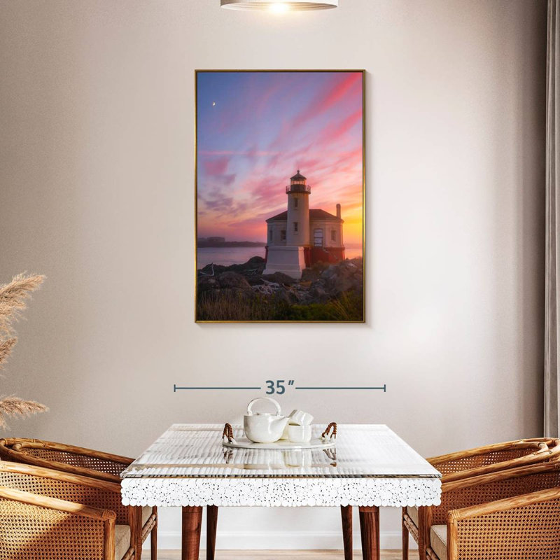 Phare de la lune, Cadre flottant doré, 29" x 43"