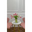 Arrangement de faux tulipes dans un grand vase