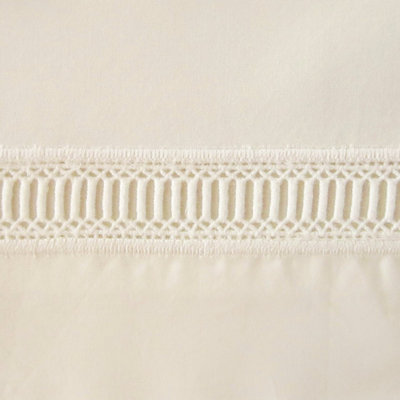 SAMPLE-Doric Bedding