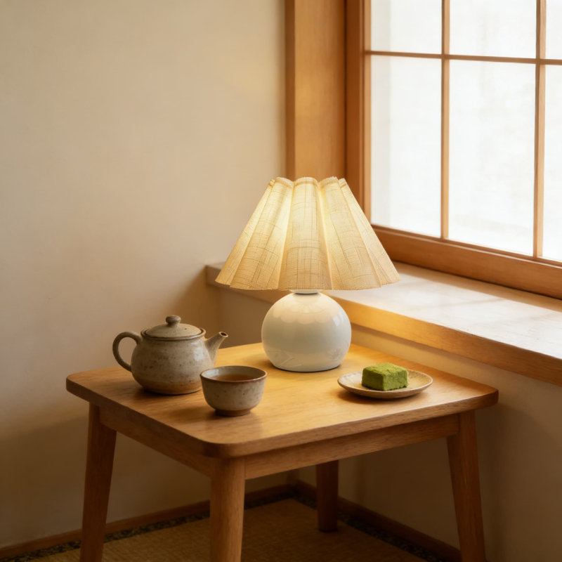 Lampe de table tactile avec abat-jour festonné, lampe de table de chevet compacte pour chambre à coucher, salon, cuisine, bureau et petits espaces, bleu clair