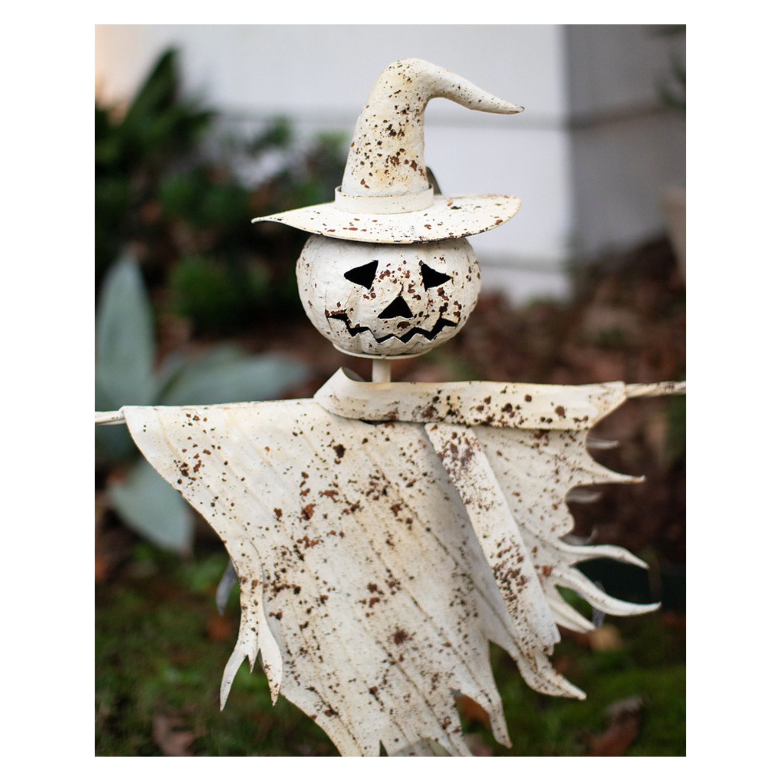 Lenay Rustic White Metal Scarecrow Yard Stake