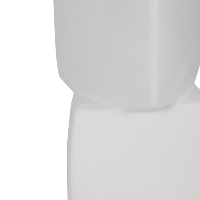 Vase en céramique moderne en grès avec forme triangulaire empilée et silhouette sculpturale pour un décor décoratif contemporain
