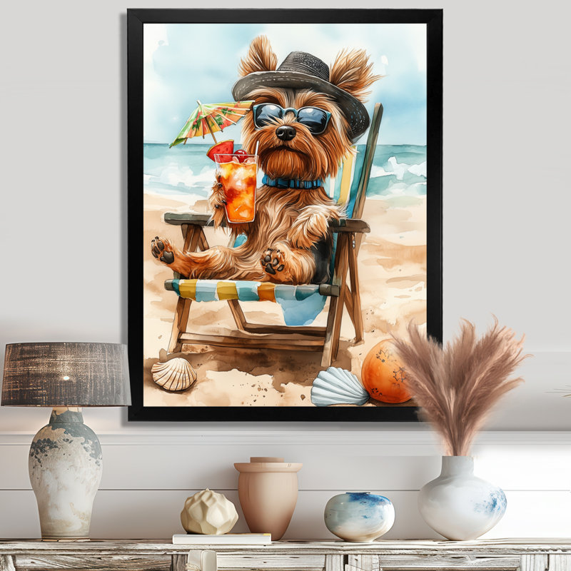 Yorkshire Terrier chien sur la plage se prélassant I - décor mural animal côtier, H 40 po x l 30 po, Cadre flottant noir