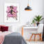 Femme élégante sur chaise, estampe numérique, design par Ziwei Li-422809497-422809496
