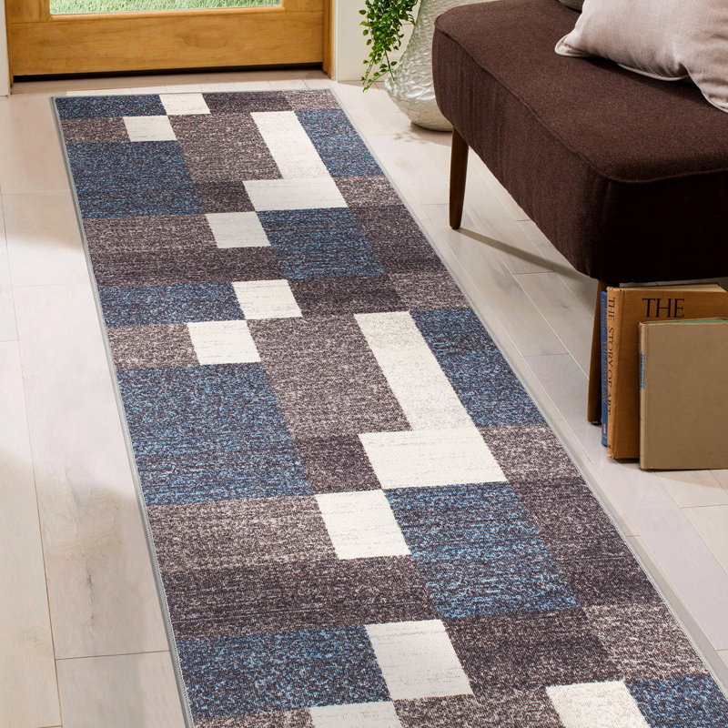 Tapis bleu touffeté à motif géométrique Allyne, Tapis de couloir 2 pi 7 po x 6 pi