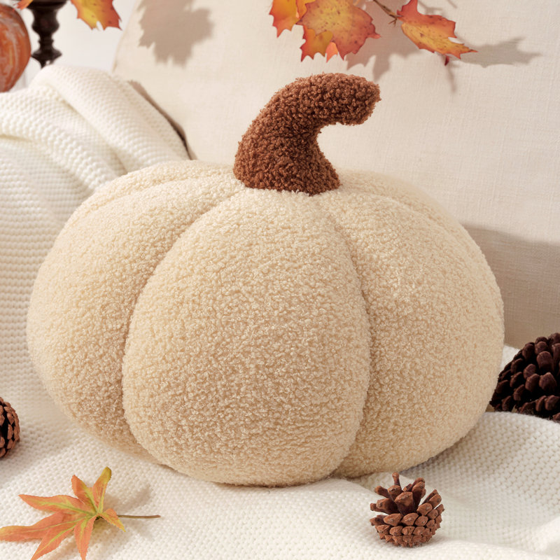 Coussin pelucheux en forme de citrouille d'Halloween 6 po x 12 po Teddy