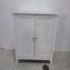 Armoire de rangement blanche à double porte, armoire de rangement autoportante moderne Mid-Century, armoire de rangement de salle de bain avec boutons argentés pour le salon, la cuisine, la salle de bain, le couloir