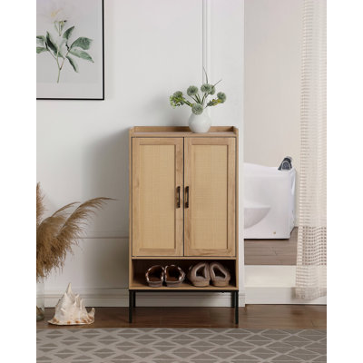 Armoire à chaussures avec portes en rotin, armoire de rangement à chaussures à 5 niveaux avec tablettes ouvertes, range-chaussures en bois, pour vestibule dans le couloir d'entrée