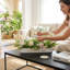 Arrangement de table à fleurs avec plateau en bois Spring Decor
