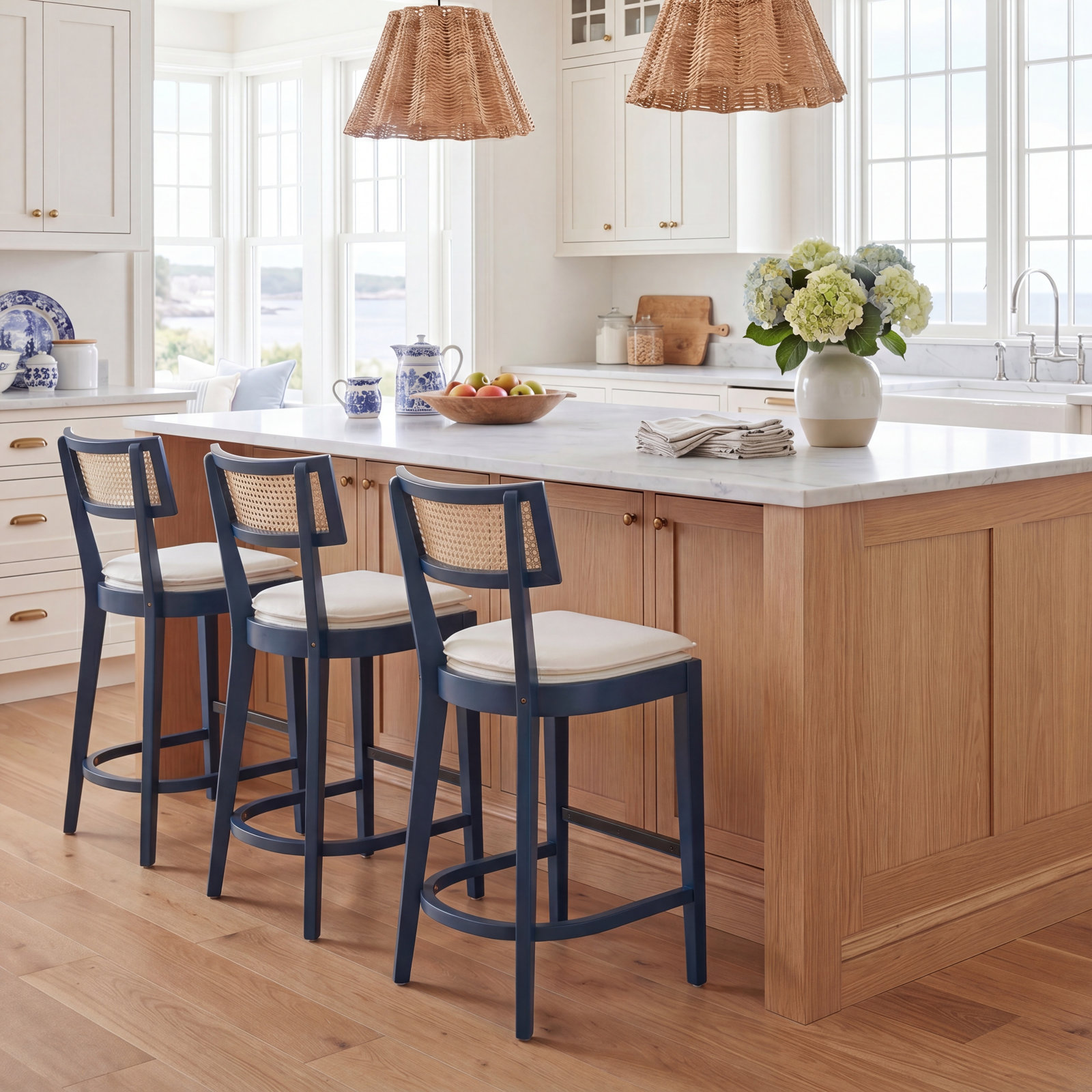 Tarrington Bar and Counter Stool, Bar Stool (30.5" Seat Height), Natural/Navy