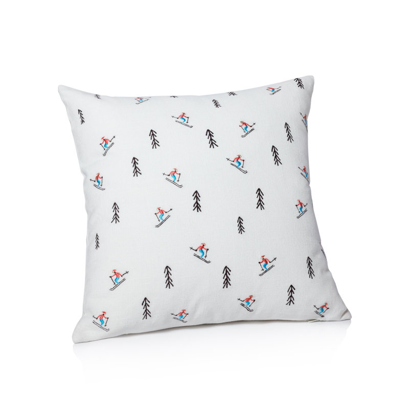 Coussin en coton brodé Ski Mountain, Arbres et skieurs