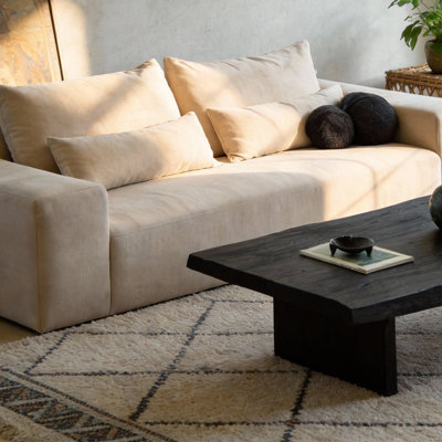 Table basse noire en bois massif