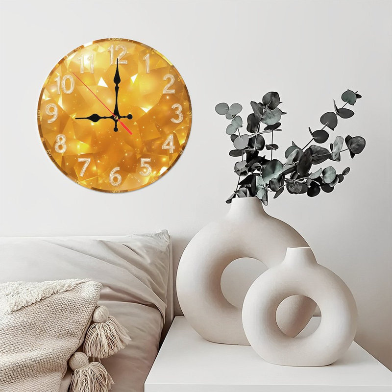 Chiffres sur cadran de l'horloge or