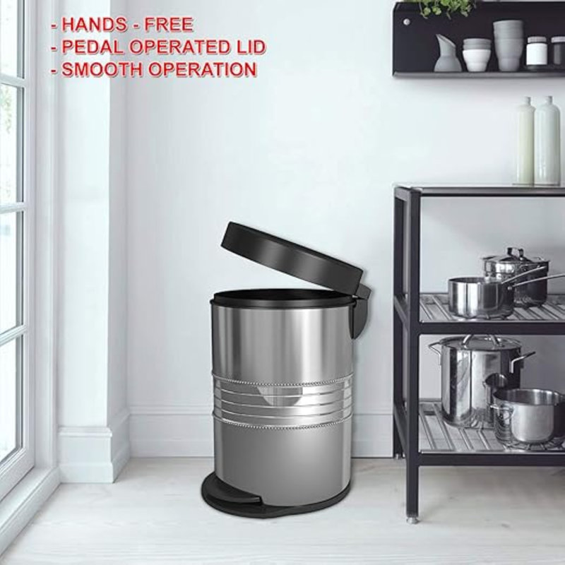 Poubelle avec couvercle Step | Poubelle à pédale 5 litres pour salle de bain, chambre à coucher, cuisine ou bureau | Corbeille à papier élégante, moderne, durable et sans odeur | Noir / argent