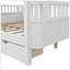 Lit plateforme en bois pour enfants avec rails et beaucoup de rangement, conception sécuritaire et polyvalente pour les enfants en pleine croissance-129675625