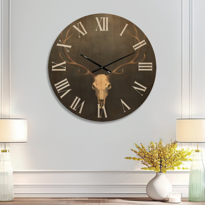 Très grande horloge murale gothique en bois